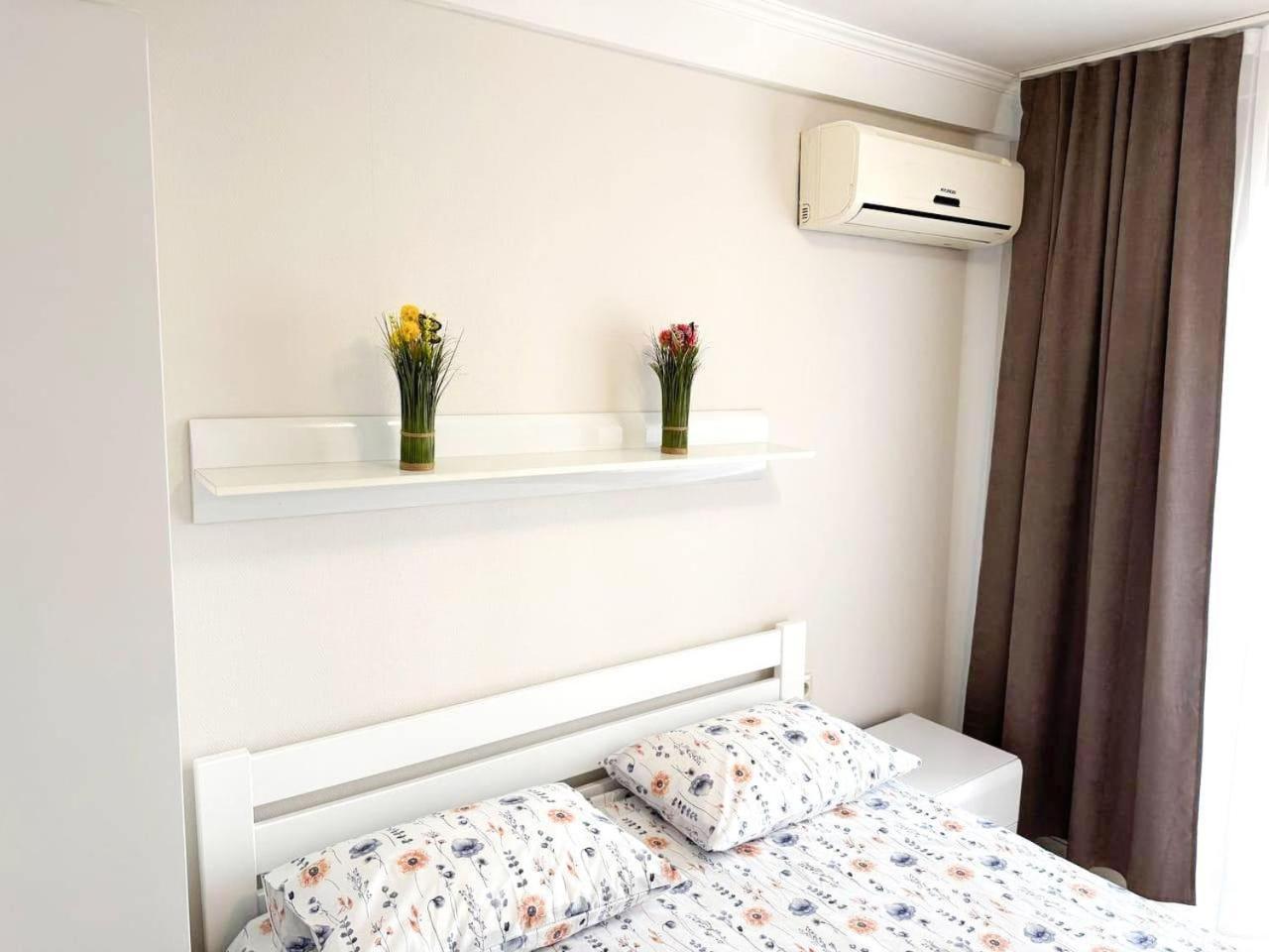 Artal Apartment On Obolonskyi Avenue 16A Kiev Bagian luar foto